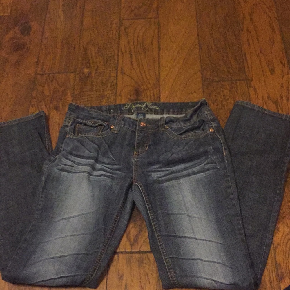 Women’s jeans.